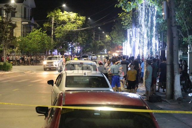Cảnh sát phong tỏa khu vực nhà cựu Bí thư Lào Cai Nguyễn Văn Vịnh - Ảnh 5.