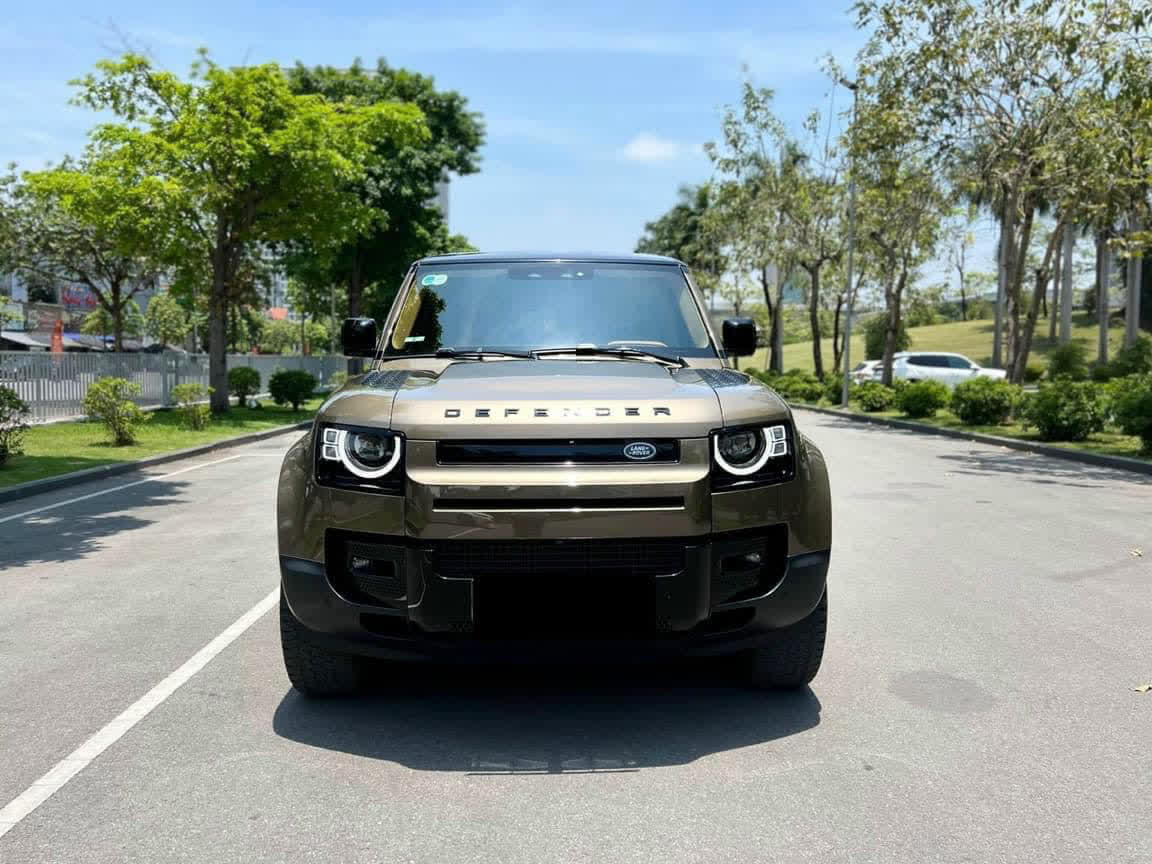 Land Rover Defender độ hàng ghế sau sang như S-Class, chủ xe rao bán rẻ hơn giá thị trường khoảng 600 triệu đồng - Ảnh 6.