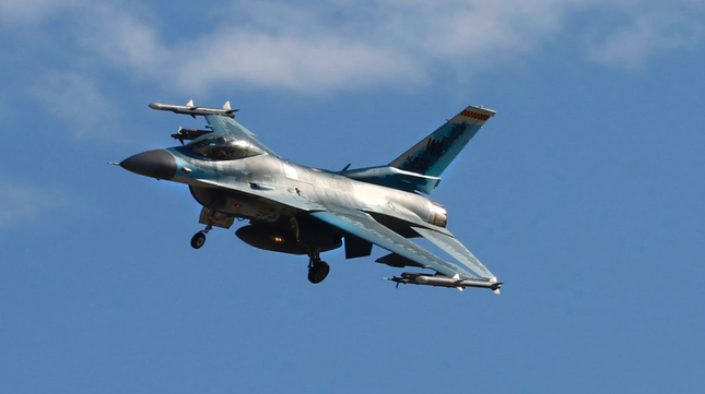 Mỹ ‘bật đèn xanh’ để đồng minh cung cấp tiêm kích F-16 cho Ukraine? - Ảnh 1.