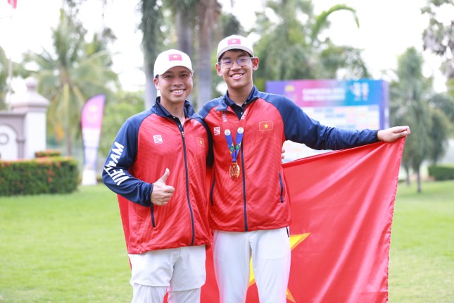 Giành HCV SEA Games, golf thủ Lê Khánh Hưng lọt tốp 500 thế giới - Ảnh 2.