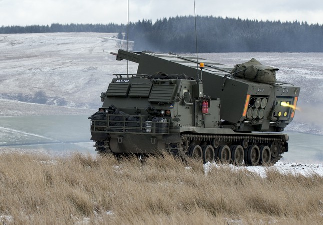 Na Uy cung cấp tám hệ thống pháo phản lực phóng loạt M270 và ba radar Arthur cho Ukraine - Ảnh 1.