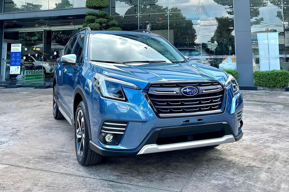 Subaru Forester 2023 giảm giá kỷ lục hơn 100 triệu tại đại lý, chạy đua với CX-5, CR-V - Ảnh 1.