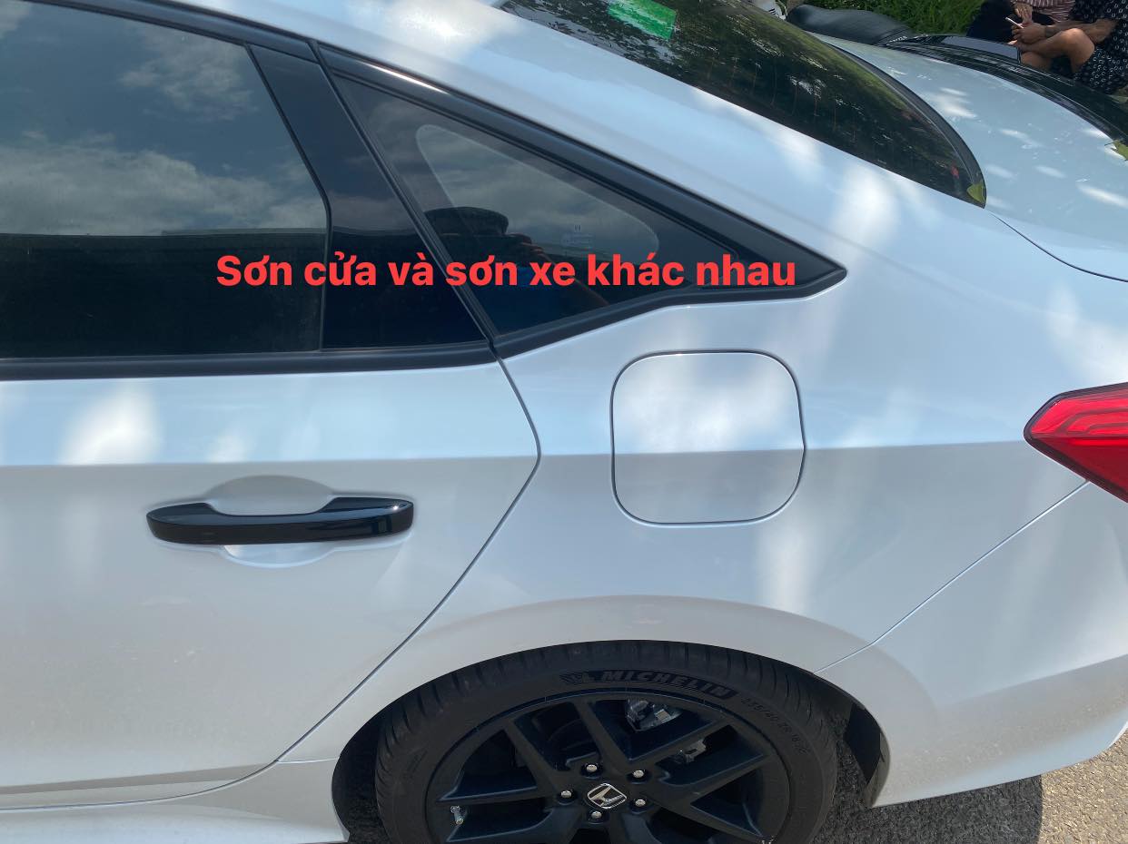 Vụ Civic bị sơn lại cửa sau rồi bán cho khách: Honda Việt Nam chịu hết chi phí đổi xe mới, đại lý phủi tay hoàn toàn - Ảnh 3.