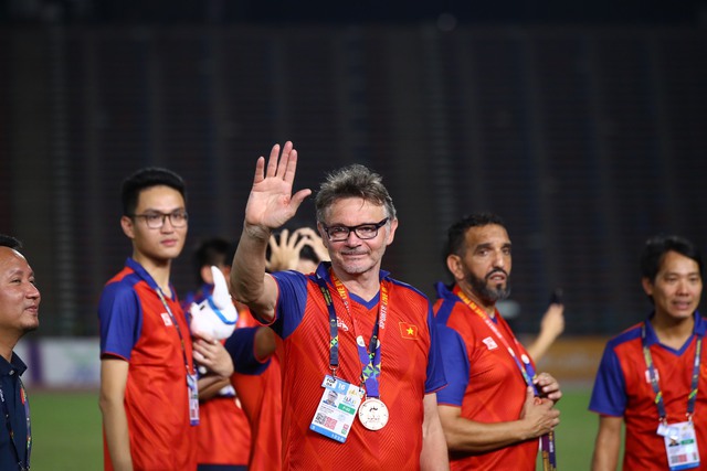 Hồ Văn Cường, tấm HCĐ SEA Games và tình cảm của HLV Troussier - Ảnh 1.