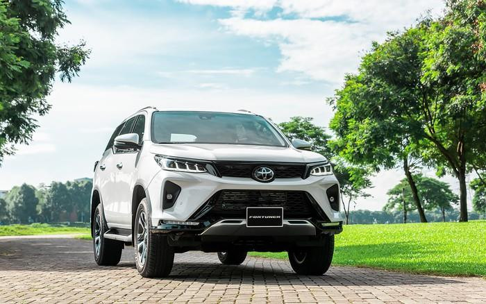 Hết thời bán bia kèm lạc, nhiều mẫu xe SUV gầm cao giảm giá sập sàn hơn 300 triệu đồng, còn được thêm quà tặng - Ảnh 4.