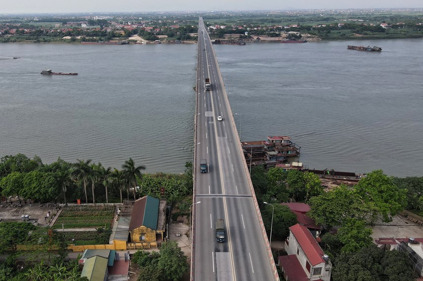Ngắm cây cầu vượt sông dài nhất Việt Nam sau 9 năm vận hành khai thác - Ảnh 2.