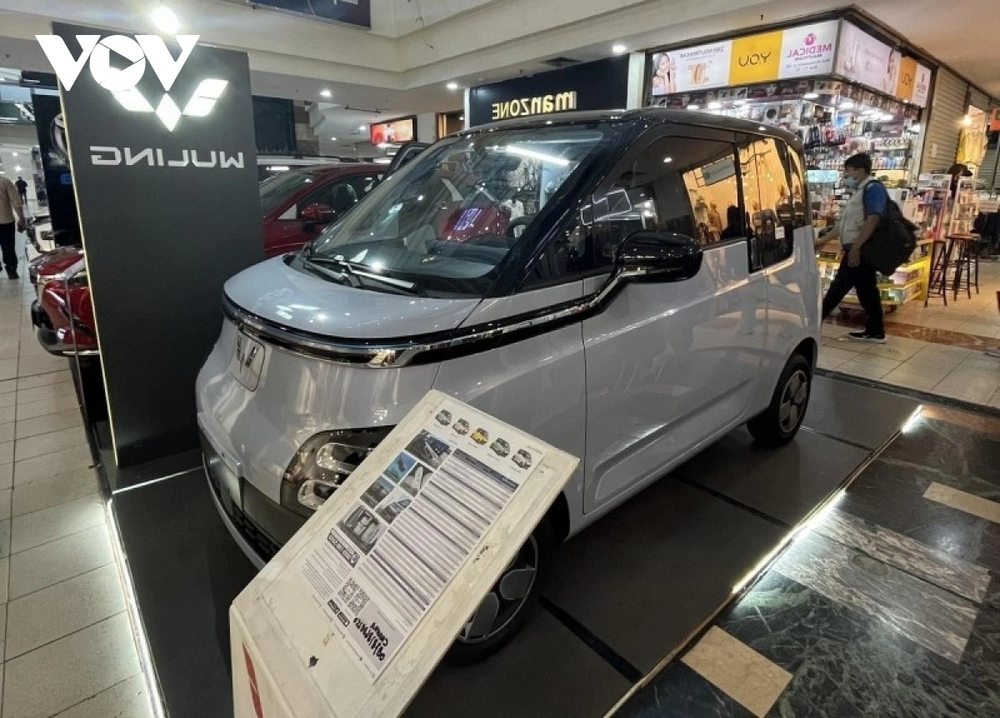 Ô tô điện mini hút khách sau quyết định giảm thuế của chính phủ Indonesia - Ảnh 2.