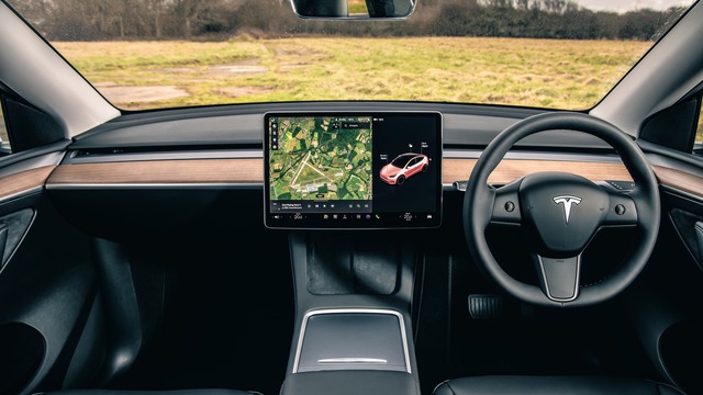 Chủ nhân 2 xe Tesla chỉ ra 6 nhược điểm cần cân nhắc kỹ trước khi mua mẫu xe điện bán chạy nhất thế giới - Ảnh 2.