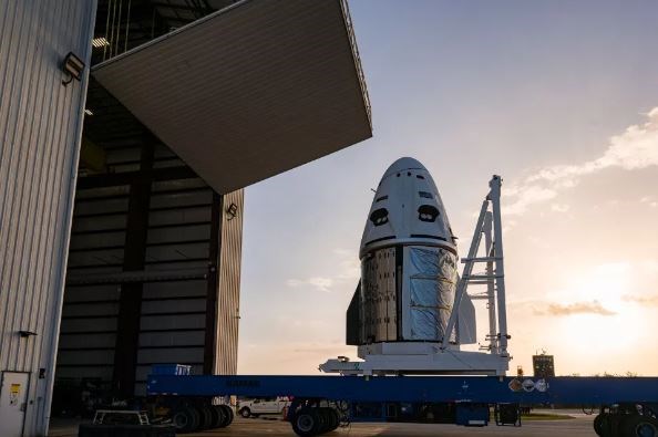 NASA, SpaceX ấn định thời điểm cho sứ mệnh tiếp tế phi hành đoàn Expedition 69 - Ảnh 1.