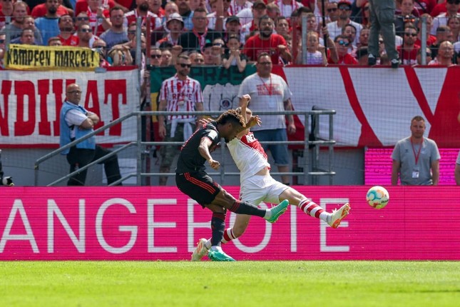 Thắng siêu kịch tính trước Koln, Bayern Munich vô địch Bundesliga - Ảnh 1.