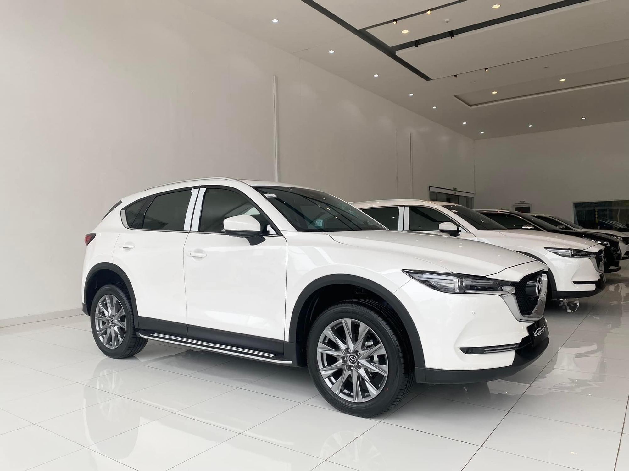 Giá Mazda CX-5 tạo đáy mới sau tin đồn bản 2023 sắp ra mắt, khởi điểm 719 triệu đồng chỉ còn ngang Seltos - Ảnh 1.