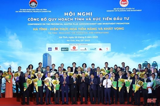  Hé lộ quy mô các dự án hàng chục nghìn tỷ mà Vingroup, T&T, Ecopark... sắp đầu tư vào Hà Tĩnh  - Ảnh 1.