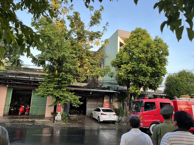 Cháy cửa hàng văn phòng phẩm, 2 vợ chồng tử vong
