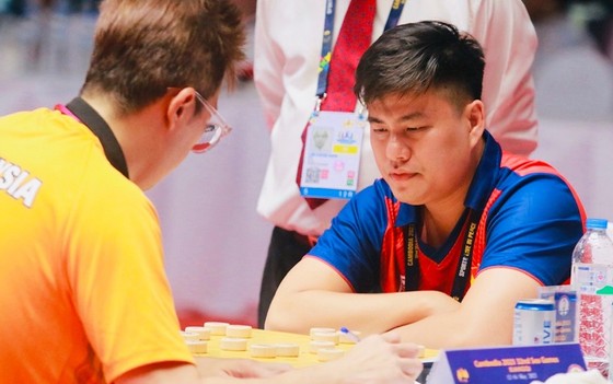 Kỳ vương Lại Lý Huynh được tỉnh Bình Dương thưởng cho thành tích HCV SEA Games 32 - Ảnh 1.