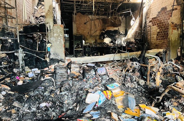 Hỏa hoạn 2 người tử vong: Ám ảnh tiếng kêu cứu trong ngôi nhà bị cháy - Ảnh 1.
