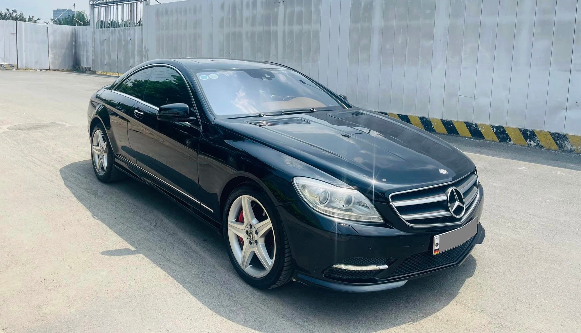 Mercedes CL 500 12 năm tuổi rao bán hơn 1,6 tỷ đồng: CĐM thẳng thừng chê giá cao vì xe mất zin, ngang tiền mua C-Class mới - Ảnh 1.