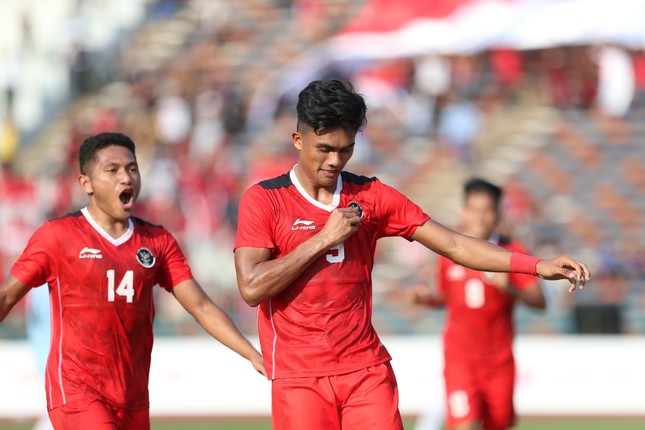 Trực tiếp U22 Indonesia vs U22 Myanmar 2-0 (H1): Được hưởng 11m, Sananta nhân đôi cách biệt - Ảnh 3.