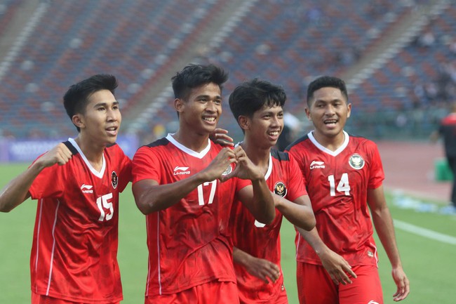 Trút mưa bàn thắng vào lưới U22 Myanmar, U22 Indonesia khiến Việt Nam và Thái Lan không thể ngồi yên - Ảnh 2.