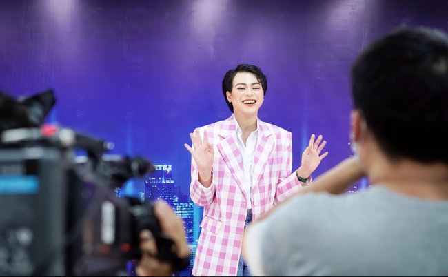 Nhãn hàng vẫn chọn Võ Hà Linh để livestream bất chấp giông bão: Dân mạng Việt chưa có tiền lệ tẩy chay triệt để và “miếng bánh” từ fan cực đoan vẫn quá hời?
