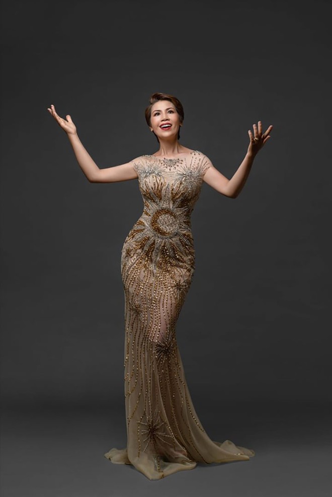  Sự nghiệp của NSƯT Hồng Vy trước khi ra đi vì căn bệnh ung thư  - Ảnh 1.