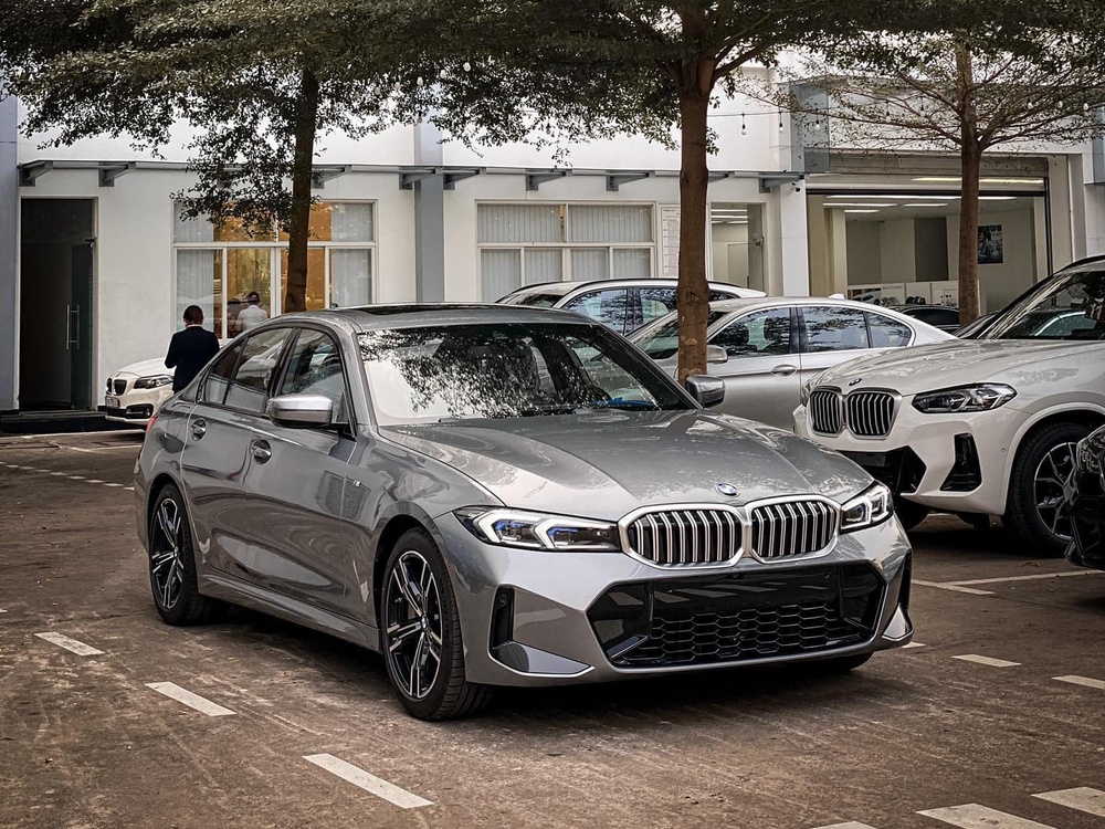 BMW 3-Series giá rẻ cho Bimmer Việt: Giảm kỷ lục còn 1,3 tỷ đồng, ngang Camry 2.0 nhưng phải đánh đổi mẫu mã - Ảnh 7.