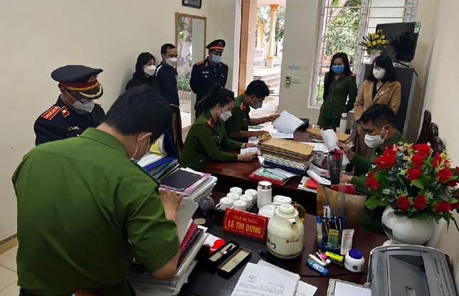 TAND tỉnh Nghệ An tiếp nhận báo cáo vụ nữ giáo viên gây thất thoát 45 triệu bị tuyên 5 năm tù - Ảnh 3.