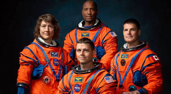 NASA công bố 4 phi hành gia sẽ du hành trên tàu Artemis II - Ảnh 7.