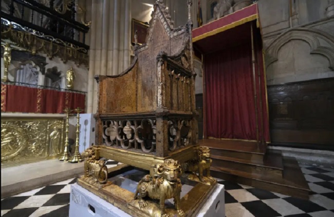 5 bảo vật xuất hiện trong lễ đăng quang của Nhà vua Charles III - Ảnh 1.