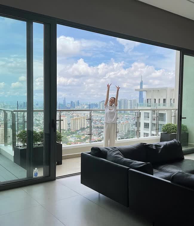  Hoa hậu Việt có 2 cơ ngơi ở tuổi 28: Penthouse sang xịn chưa choáng bằng toàn cảnh biệt thự tại khu nhà giàu  - Ảnh 16.