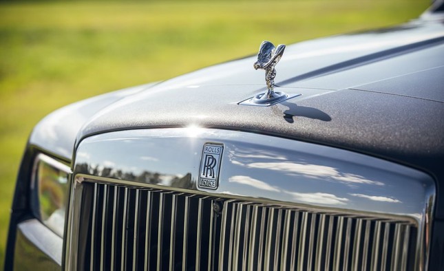 Tìm chủ siêu xe Rolls Royce bị bỏ rơi ở cảng Hải Phòng - Ảnh 1.