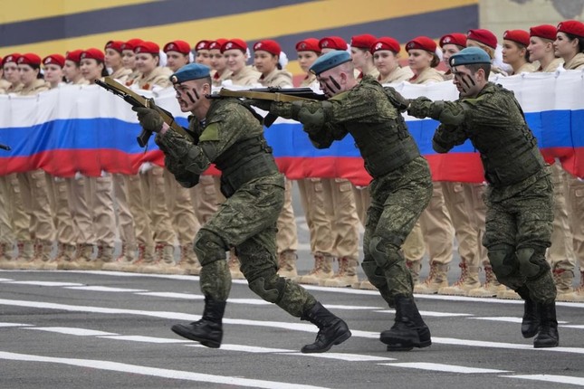 Quân đội Nga rầm rộ tổng duyệt trước lễ duyệt binh Ngày Chiến thắng 9/5 - Ảnh 5.