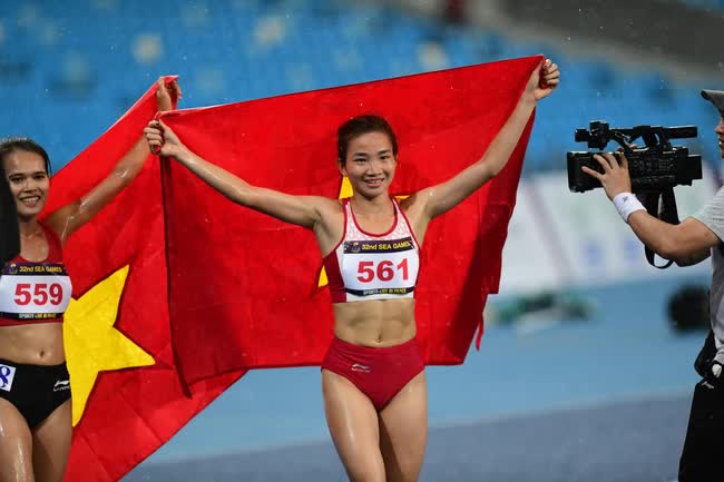 Cập nhật BXH Huy chương SEA Games 32: Đón cơn mưa vàng, đoàn Việt Nam đe doạ ngôi đầu của đoàn Campuchia - Ảnh 3.