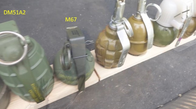 Ukraine khoe bộ sưu tập lựu đạn do phương Tây cung cấp - Ảnh 3.
