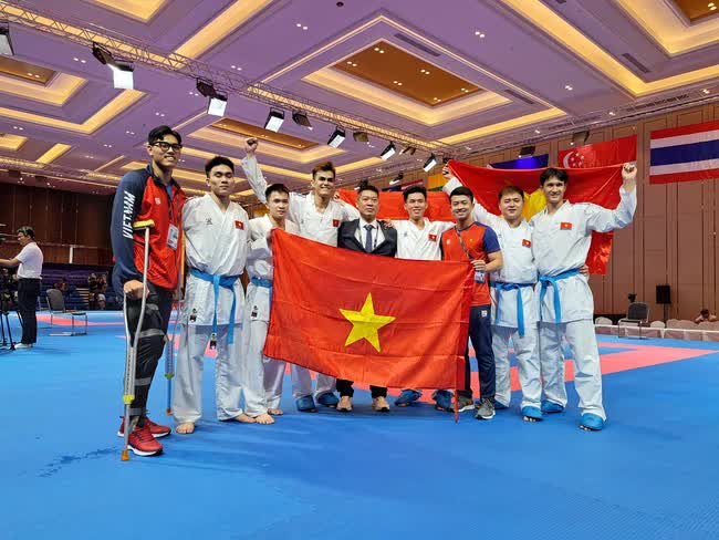 Cập nhật BXH Huy chương SEA Games 32: Đón cơn mưa vàng, đoàn Việt Nam đe doạ ngôi đầu của đoàn Campuchia - Ảnh 2.