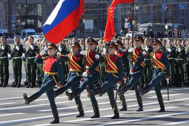 Quân đội Nga rầm rộ tổng duyệt trước lễ duyệt binh Ngày Chiến thắng 9/5 - Ảnh 11.