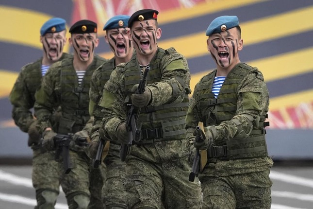 Quân đội Nga rầm rộ tổng duyệt trước lễ duyệt binh Ngày Chiến thắng 9/5 - Ảnh 7.