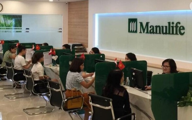 Vụ hô biến tiền gửi SCB thành bảo hiểm: Manulife thỏa thuận riêng với 20 khách - Ảnh 1.