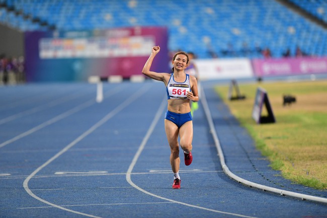 Cập nhật BXH Huy chương SEA Games 32: Nữ hoàng tốc độ lập siêu kỷ lục, đoàn Việt Nam vượt qua Campuchia - Ảnh 1.