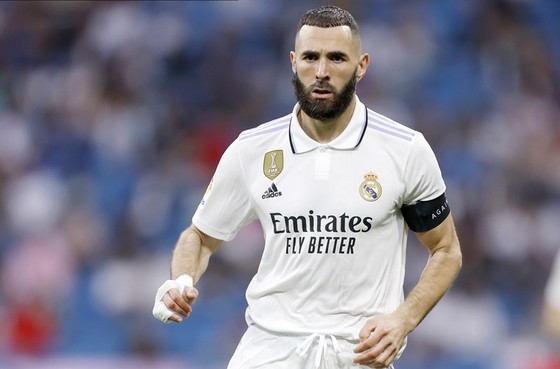 Benzema thỉnh cầu được rời Real Madrid - Ảnh 1.