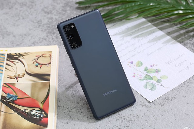 Mẫu smartphone giảm hơn nửa giá tại Việt Nam: Mệnh danh là kẻ hủy diệt flagship, giành ngôi vương trong top điện thoại Android - Ảnh 4.