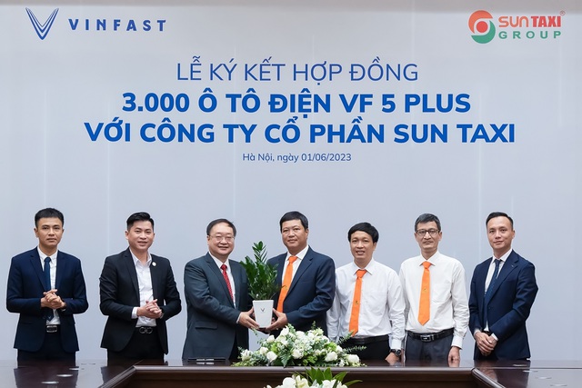 Đơn hàng khủng: Sun Taxi mua 3.000 xe ô tô điện Vinfast VF 5 Plus - Ảnh 1.