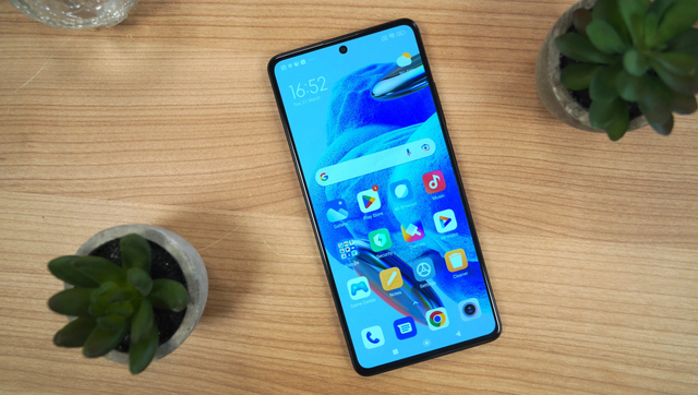 Trên tay Xiaomi Redmi Note 12: Ông vua giá rẻ đáng mua nhất hiện nay - Chỉ 4,5 triệu đồng có ngay tính năng cao cấp - Ảnh 2.