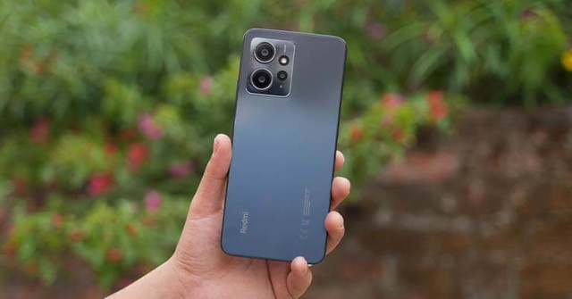 Trên tay Xiaomi Redmi Note 12: Ông vua giá rẻ đáng mua nhất hiện nay - Chỉ 4,5 triệu đồng có ngay tính năng cao cấp - Ảnh 1.