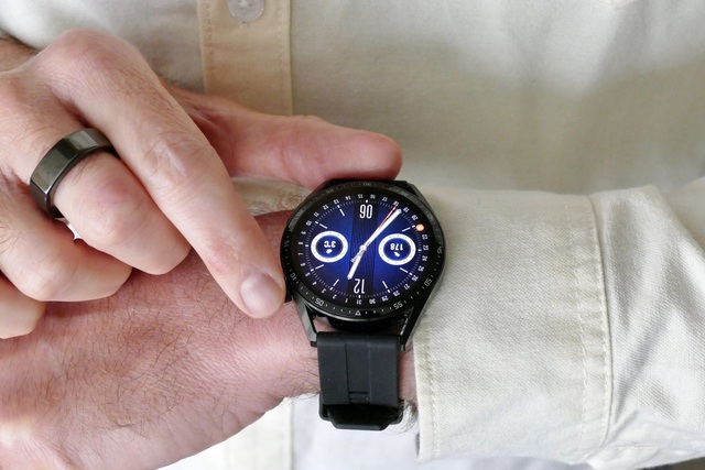 Mẫu đồng hồ thông minh được khen là khắc tinh của Apple Watch: Giá chỉ 4 triệu đồng nhưng mọi tính năng đều không có đối thủ - Ảnh 2.