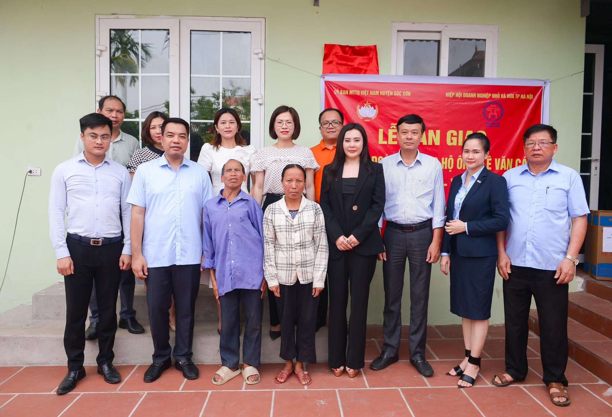 Hoa hậu Phan Kim Oanh: “Tôi thành công từ nghèo khó” - Ảnh 1.