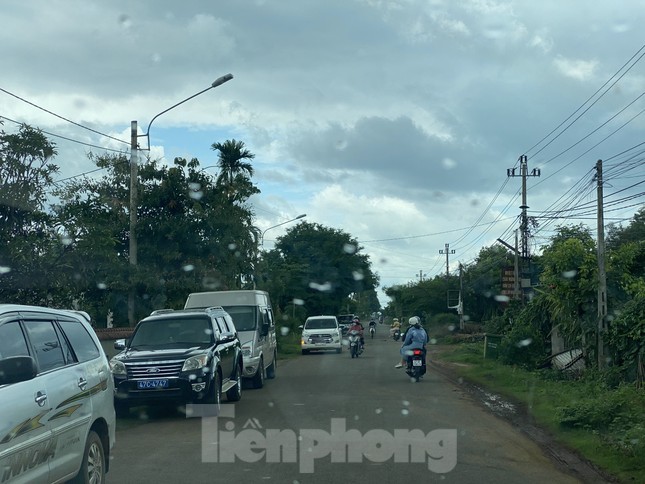 Hình ảnh về nhóm nghi phạm nổ súng tấn công trụ sở công an xã ở Đắk Lắk - Ảnh 5.