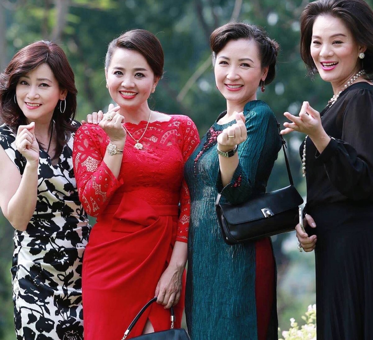 Những bà mẹ độc lạ chưa từng thấy trong phim Việt: Ngọc Lan - Lan Hương chiếm sóng - Ảnh 6. Những bà mẹ độc lạ chưa từng thấy trong phim Việt: Ngọc Lan - Lan Hương chiếm sóng - Ảnh 6.