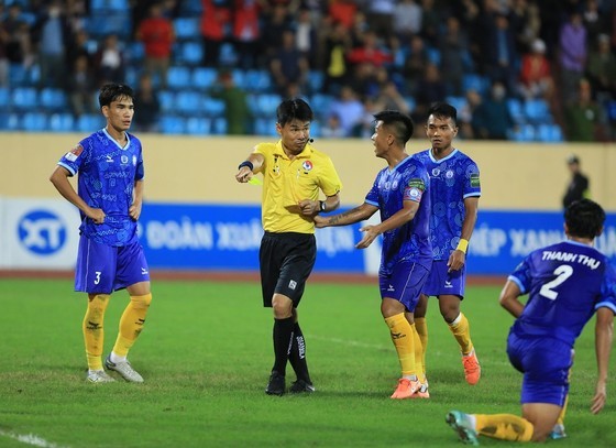 VAR có thể sẽ xuất hiện từ giai đoạn 2 V-League 2023 - Ảnh 2.