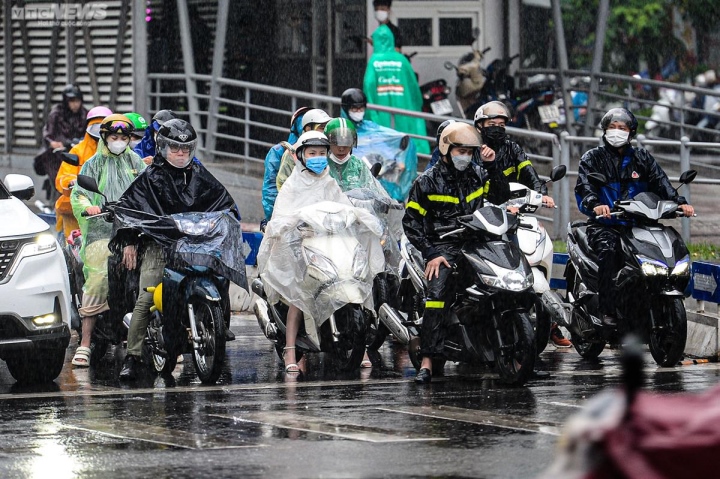 Dự báo thời tiết ngày 13/6: Bắc Bộ mưa to, Trung Bộ nắng nóng - Ảnh 1. Dự báo thời tiết ngày 13/6: Bắc Bộ mưa to, Trung Bộ nắng nóng - Ảnh 1.