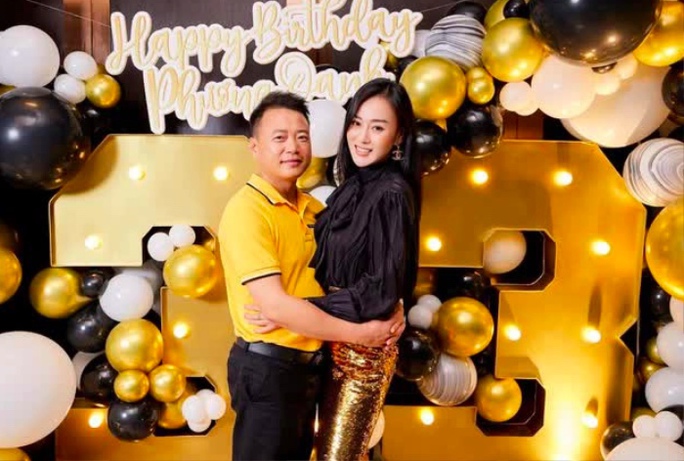 Phương Oanh lộ diện khác lạ khi Shark Bình thông báo tin vui - Ảnh 3. Phương Oanh lộ diện khác lạ khi Shark Bình thông báo tin vui - Ảnh 3.